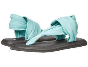 Comfortable and stylish poolside footwear: Sanuk Yoga Sling 2 Flip Flop - bit.ly/1MhjyYu